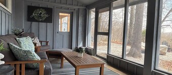 Secluded on a 6 acre ridge! 1 mile from Roaring River. Quiet and serene