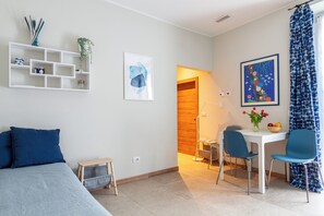 1 غرفة نوم ومكواة/لوح كي وسرير سفر وواي فاي مجانًا