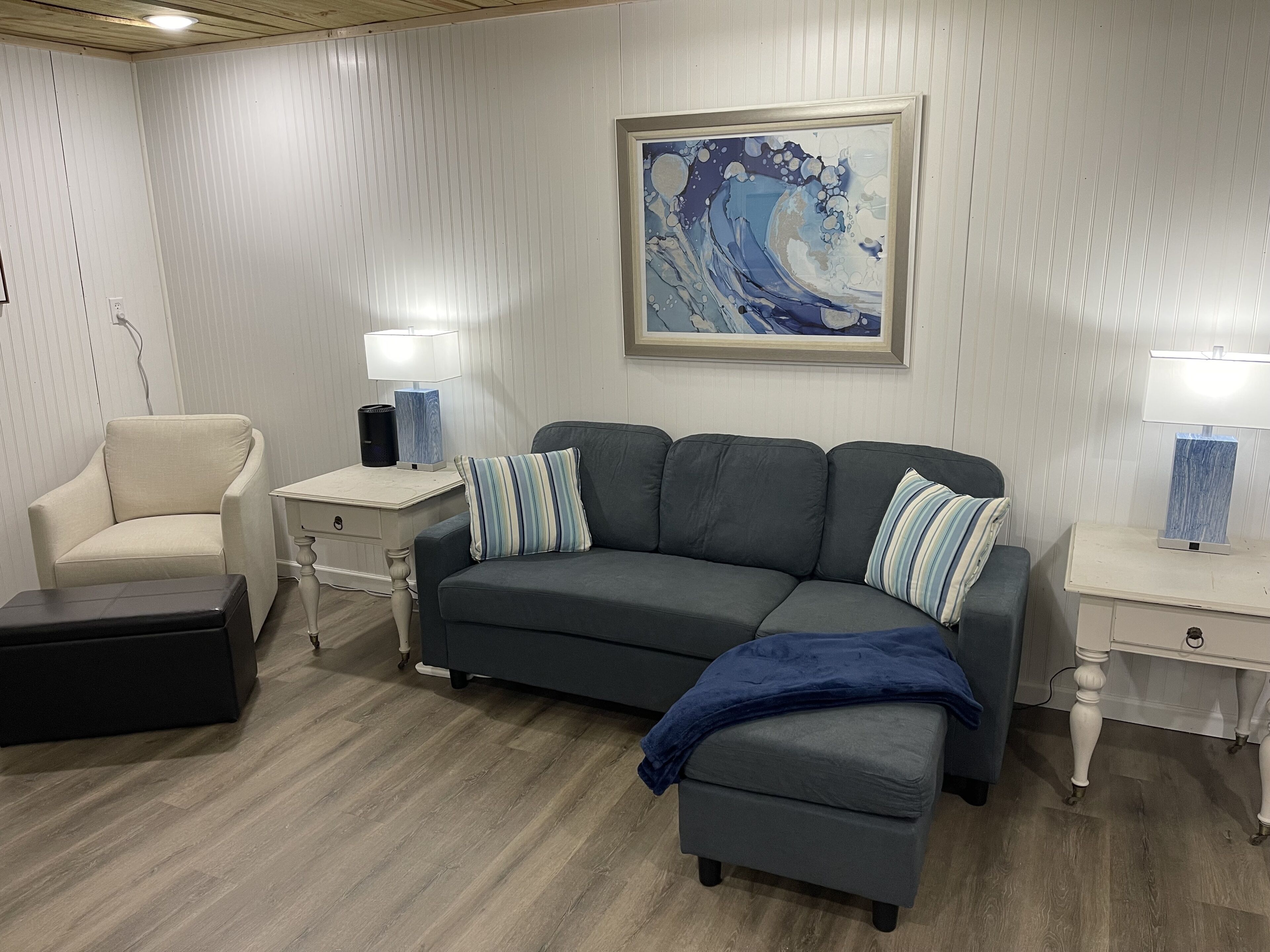 Stay at the White Mangrove Retreat! Boat Charter available with Captain Owner!