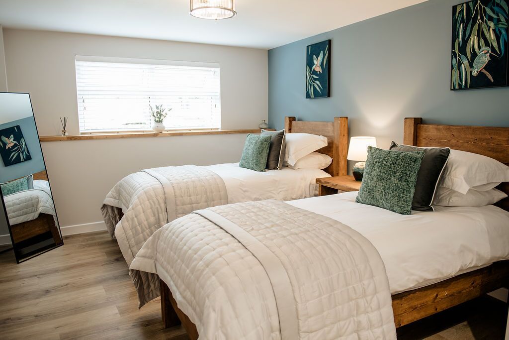 3 bedrooms, iron/ironing board, travel crib, WiFi (free)