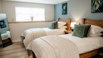3 bedrooms, iron/ironing board, travel crib, WiFi (free)