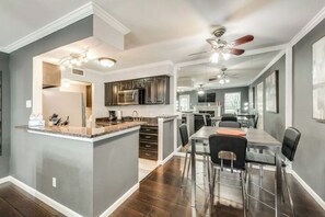 Dining - I40 - Apt|Patio|11mi to Convention Ctr|Sleeps 2 (Irving)