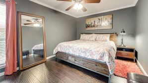 1 Schlafzimmer, Schreibtisch, Bügeleisen/Bügelbrett, kostenloses WLAN