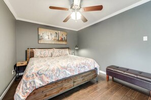 1 bedroom, in-room safe, desk, iron/ironing board