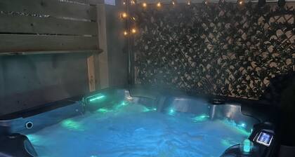 Modern house with a Tub!!!