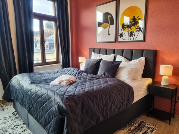 1 bedroom, desk, free WiFi, bed sheets