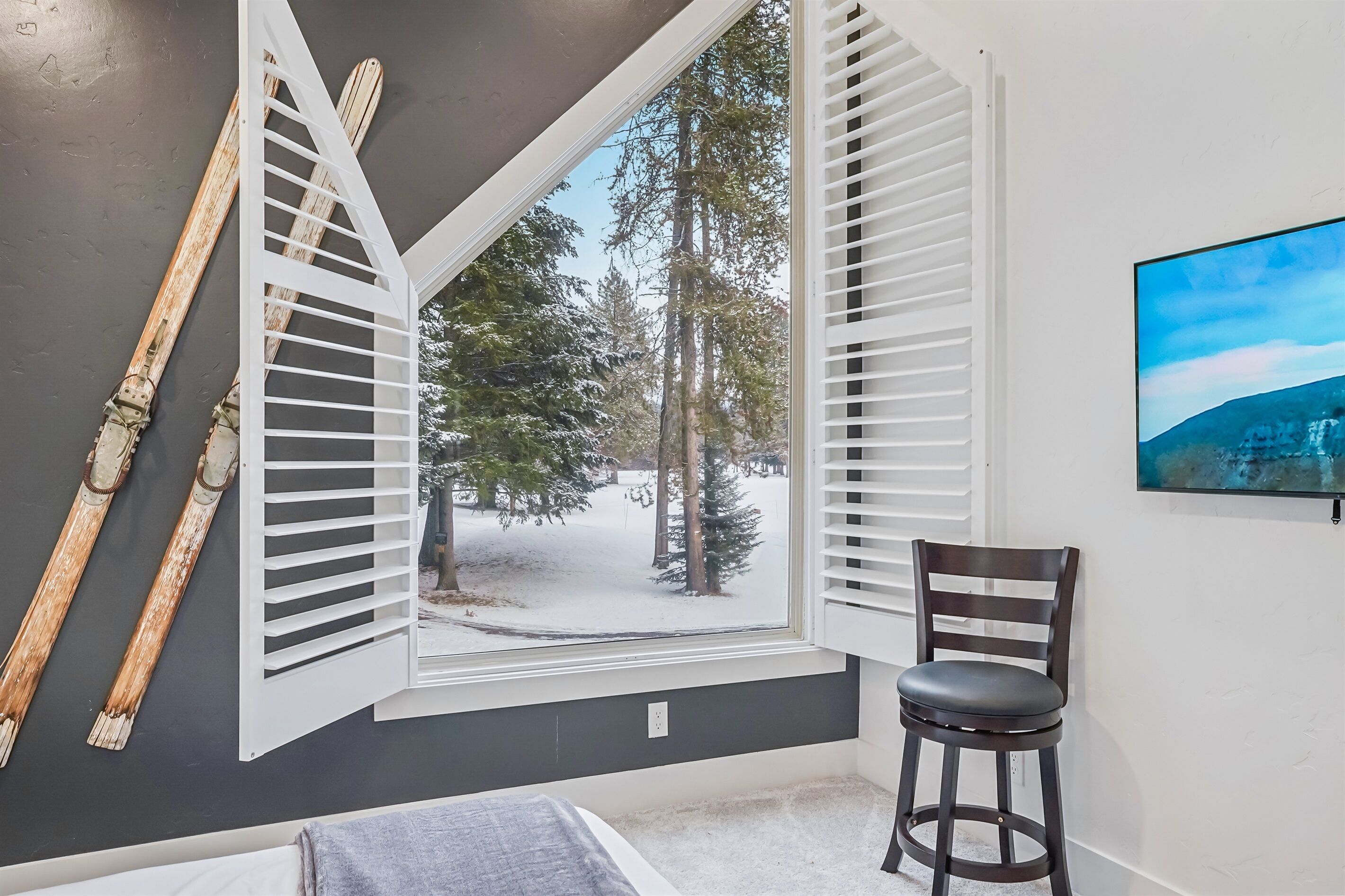 3 sovrum, skrivbord, strykjärn/strykbräda och resesäng