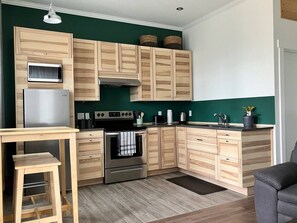 Refrigerador, microondas, horno, placa de cocina