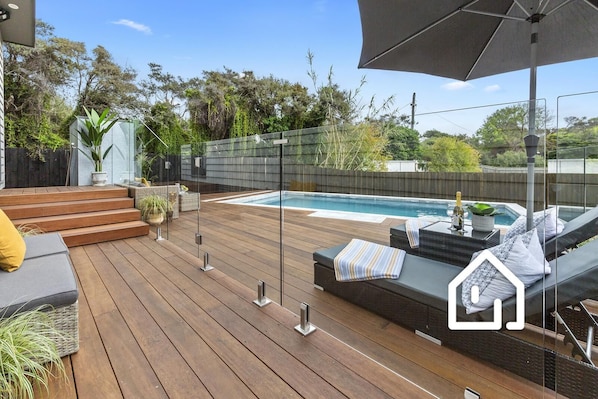 UppvÀrmd pool