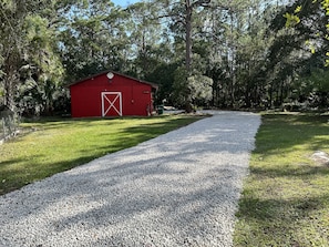 Property grounds - Private Cozy Barn Studio (Cocoa)