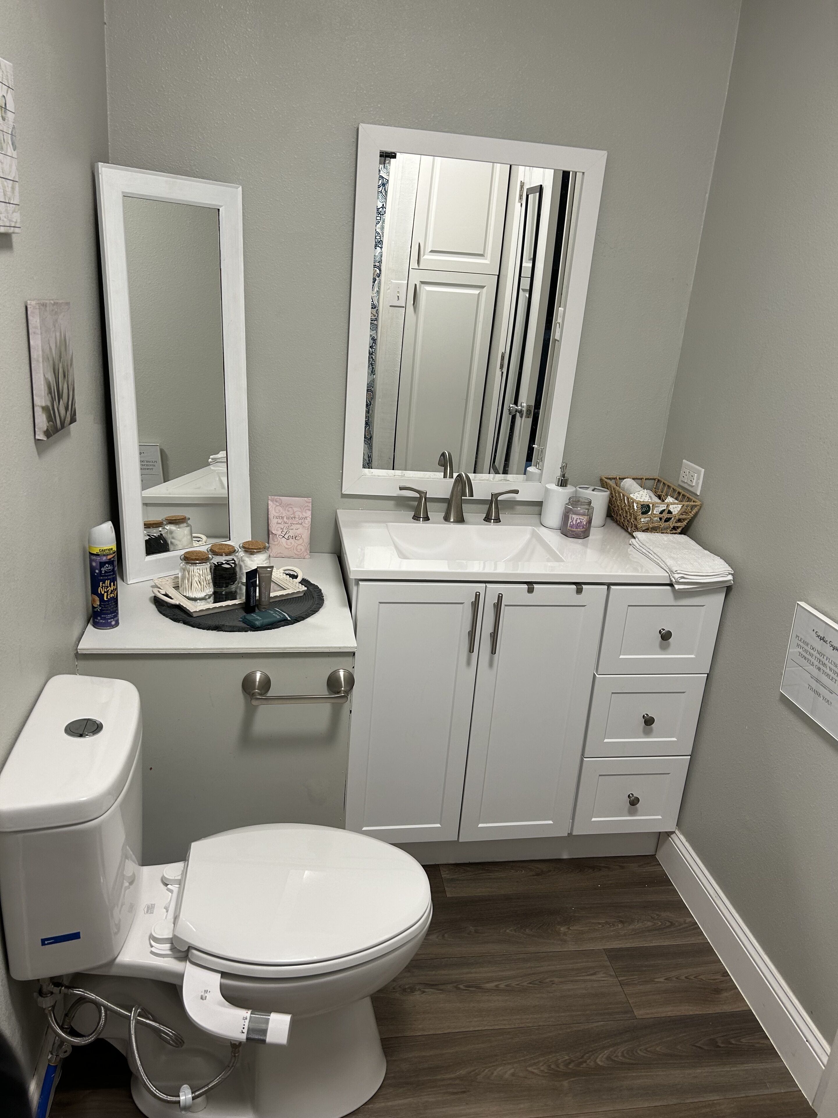 Dusche, Haartrockner, Bidet, Handtücher