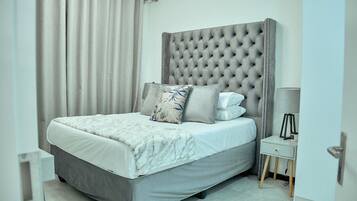 2 bedrooms, iron/ironing board, free WiFi, bed sheets