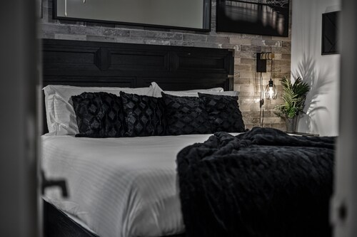 Upscale Furnished 2BR Near Decatur Square | Pool & Rooftop Lounge