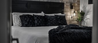 Upscale Furnished 2BR Near Decatur Square | Pool & Rooftop Lounge