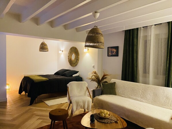 Living area - Logement Neuf Tout Confort, Située à 8 Minutes de L'a29 et de la Gare D'yvetot (Yvecrique)