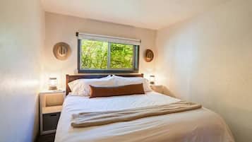 2 habitaciones, escritorio, tabla de planchar con plancha y wifi gratis