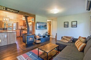 TV, fireplace - Cozy Abode w/ Sauna & Views (Columbia Falls)