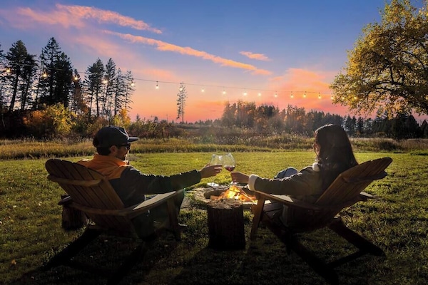 McKenna (guest review): "If you are looking for a quiet, secluded, peaceful, and absolutely wonderful place to stay, do not hesitate to book this place!"