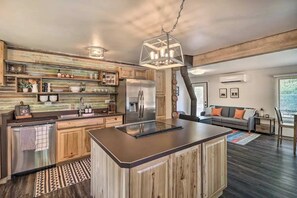 Private kitchen - Cozy Abode w/ Sauna & Views (Columbia Falls)
