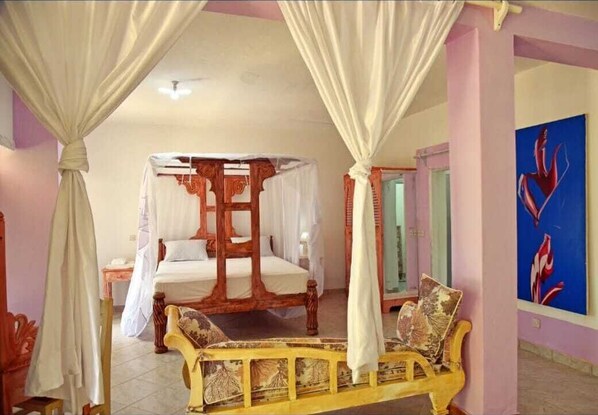 1 bedroom, WiFi, bed sheets - Allocated along diani beach road 5 minutes walking to the cleanest beach (Kwale County)