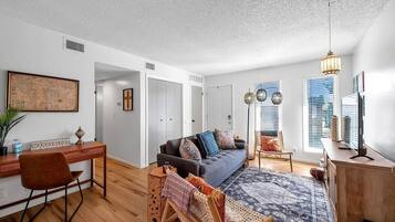 智能電視、 辦公室