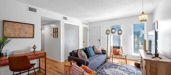 Arabian Nights - 2 bedroom apartment near airport - cute and cozy