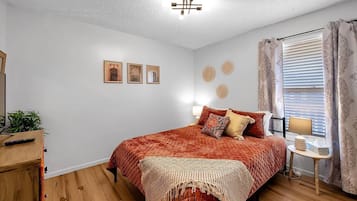 2 bedrooms, desk, iron/ironing board, travel cot