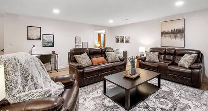 The Lodge is a  spacious 4 bed, 2.5 bath home, styled with mountain/ lodge decor