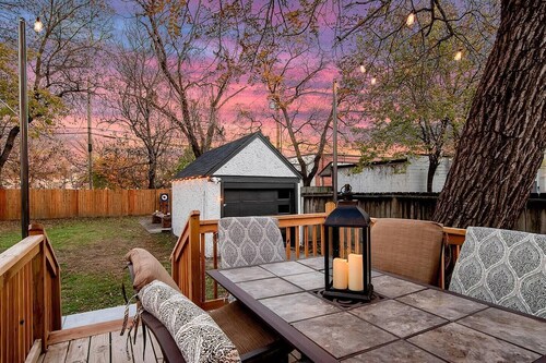 This house is a 3 bedroom(s), 2 bathrooms, located in Wichita, KS.