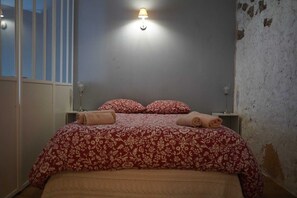 3 chambres, fer et planche à repasser, Wi-Fi gratuit, draps fournis