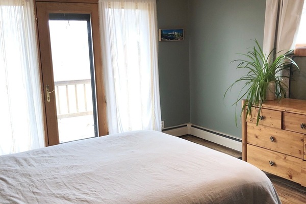 3 bedrooms, bed sheets