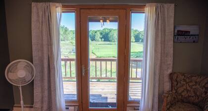 Suite Fern Fields - Cozy 16-acre home situated ON trails. Early Check-in.