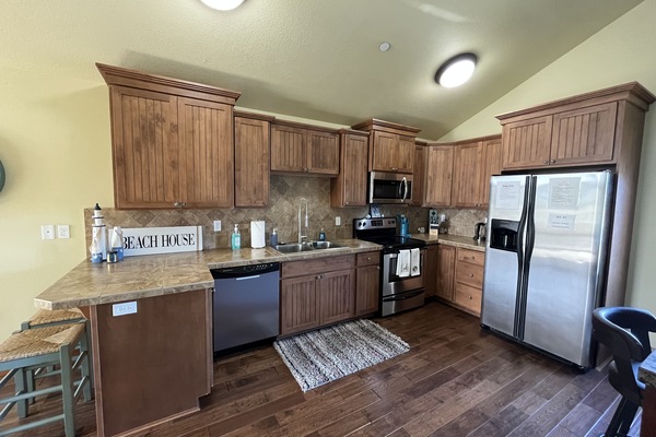 KĂŒhlschrank, Mikrowelle, Ofen, Herdplatte