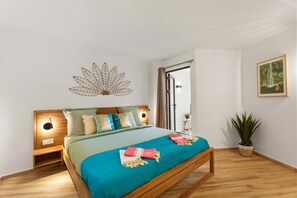 1 dormitorio, tabla de planchar con plancha, wifi y ropa de cama