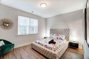 4 bedrooms, desk, iron/ironing board, travel cot