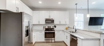 Escape to Luxury I Uptown Stunner | Brand New