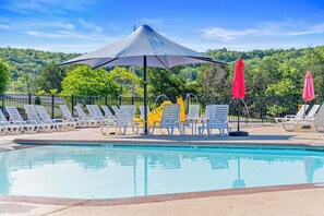 Pool - Luxury Lodge | Pool • Hot Tub • Firepit • 16ppl (Hollister)