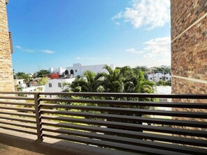 อพาร์ทเมนท์, 1 ห้องนอน, พร้อมสิ่งอำนวยความสะดวกสำหรับผู้พิการ, ระเบียง | บริเวณภายนอก