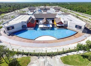 Exterior - Modern 2BR Condo with Private Terrace In Bavaro punta cana near PUJ (Punta Cana)