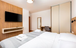 3 bedrooms, free WiFi, bed sheets