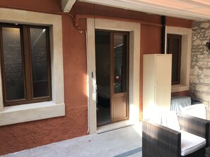 Terrace/patio - Romantic, Quiet apartment with private Garden/patio with all amenities (Verona)