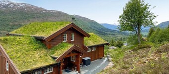 4 bedroom awesome home in Nordfjordeid