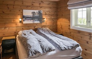 4 bedrooms, free WiFi, bed sheets