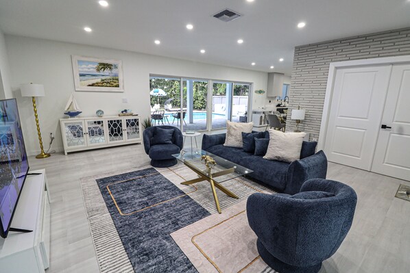 المنشأة من الداخل