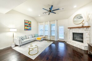 Smart TV, chimenea