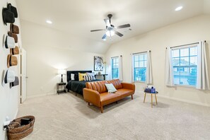 6 habitaciones, cuna de viaje, wifi y ropa de cama 