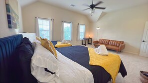 6 bedrooms, travel crib, WiFi, bed sheets - 55% off special Monthly price/New remodel/6 rooms/4 bathrooms/Business welcome  (McKinney)