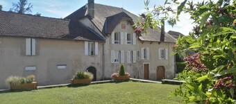 Grand Gîte Maison en Pierre de Taille, Bucolique & Ouverte sur Domaine Viticole