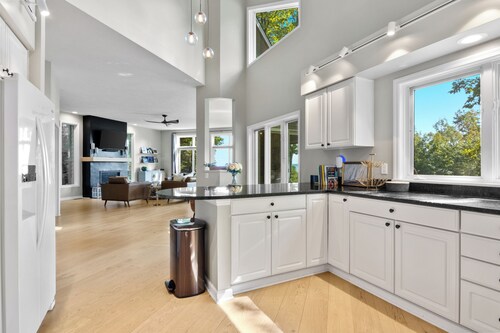 Luxury Estate Overlooking Water