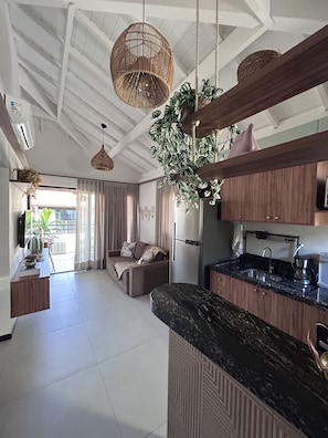 Interior - Lindo Quarto e Sala Decorado em Praia do Forte (Mata de São João)